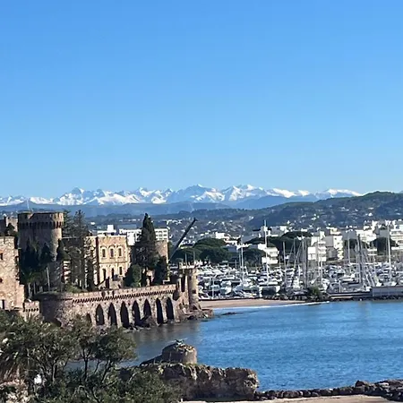Apartment Magnifique Logement Proche Mer, Commerces, Cannes, Antibes 6P