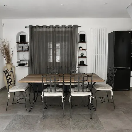 Magnifique Logement Proche Mer, Commerces, Cannes, Antibes 6P Apartment